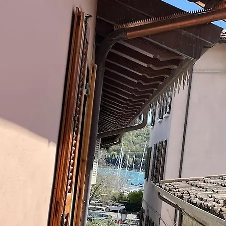La Piccola Casa Al Lago - Intera Casa Con 3 Camere E 2 Box Salò Buitenkant foto