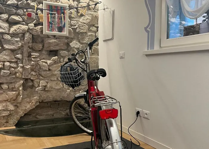La Piccola Casa Al Lago - Intera Casa Con 3 Camere E 2 Box